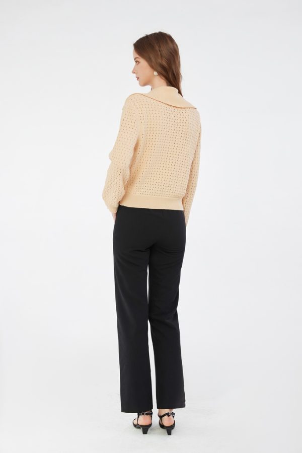 Knitwear Factory OEM Relaxed Fit Polo Collar Sweater Women's Breathable Hollow-Out Knit Top in Apricot - 图片 4
