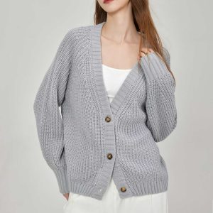 Custom Solid Color V-Neck Button Front Women's Knitted Cardigan Classic Retro Long Sleeve Top Knitted Sweater Jacket Coat