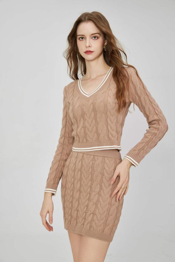 Women's Slim Fit Sexy Knit Cable Cropped Top and Mini Skirt 2-piece Set Wool V-Neck Long Sleeve High Waist Sweater & Knit Skirt - 图片 3