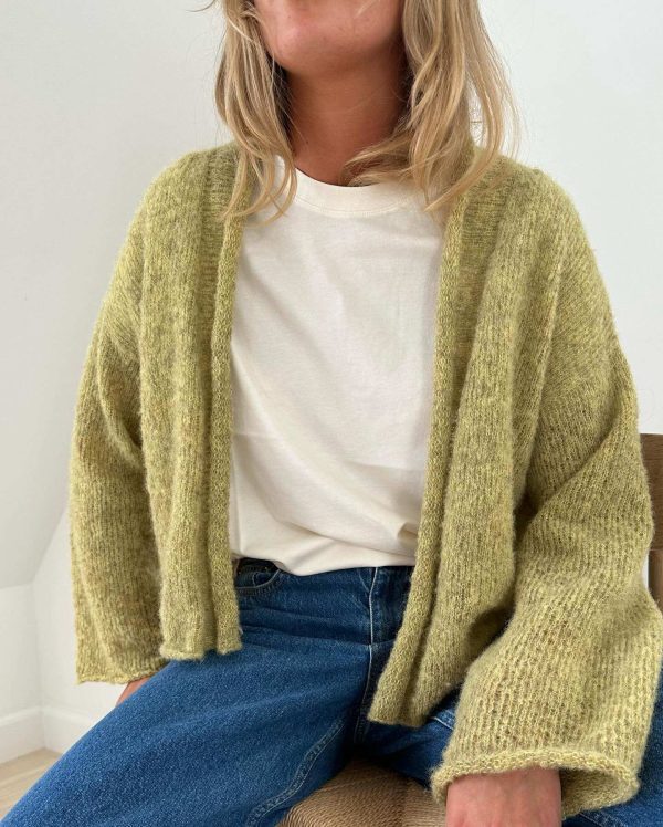 Wholesale Green Gentle Texture Sculptural Silhouette High-end Simplicity Airy Texture Buttonless Cardigan Luminous