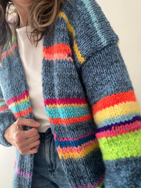 Wholesale New Autumn Winter Fashion Color Block Striped Heavy Gauge Knitwear Contrast Stripe Loose Fit Women's Cardigan - 图片 3