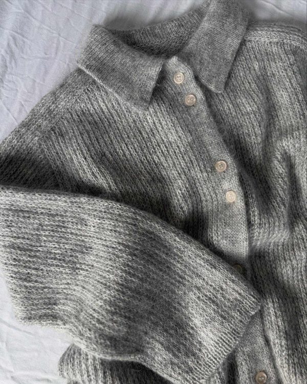 Wholesale Minimalist Style Oversized Cozy Knit Collared Cardigan Classic Drop Shoulder Knit Cardigan Chunky for Women - 图片 2