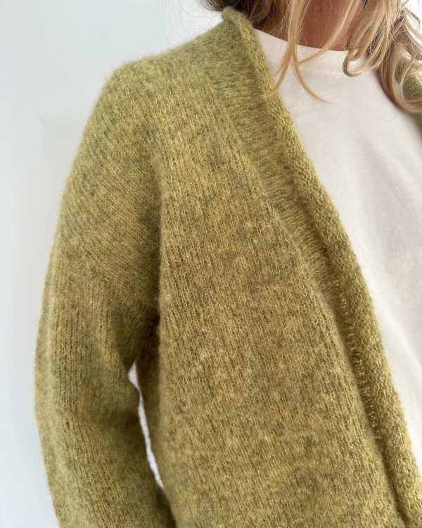 Wholesale Green Gentle Texture Sculptural Silhouette High-end Simplicity Airy Texture Buttonless Cardigan Luminous - 图片 4