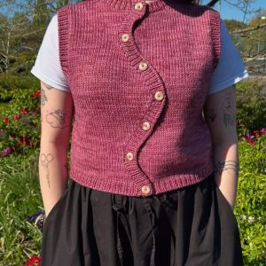 Wholesale French Retro Style Curved Placket Knit Vest Casual Versatile Buttoned Crewneck Solid Color Versatile Women's Knit