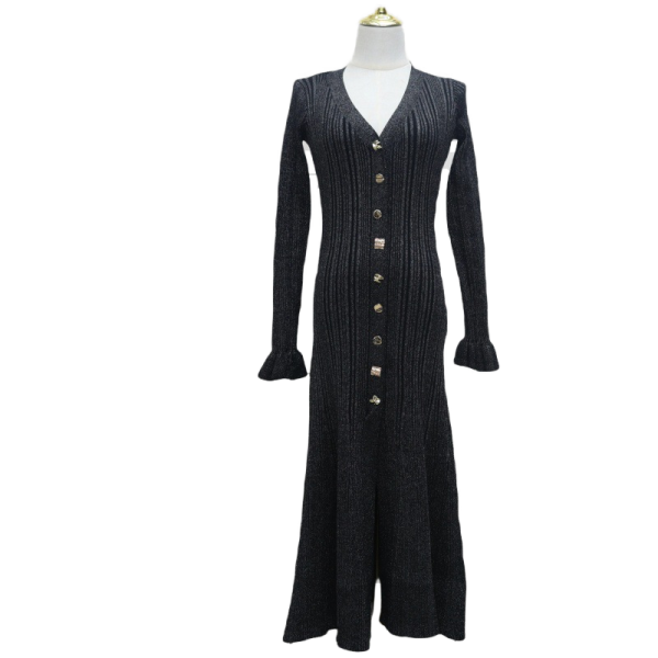 Women'S Fall Winter Retro V-Neck Metal Buckle Slim Long Sleeve Knitted Sweater Dresses - 图片 3