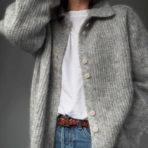 Wholesale Minimalist Style Oversized Cozy Knit Collared Cardigan Classic Drop Shoulder Knit Cardigan Chunky for Women