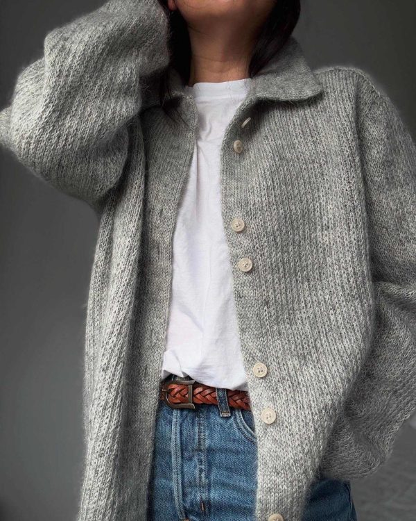Wholesale Minimalist Style Oversized Cozy Knit Collared Cardigan Classic Drop Shoulder Knit Cardigan Chunky for Women
