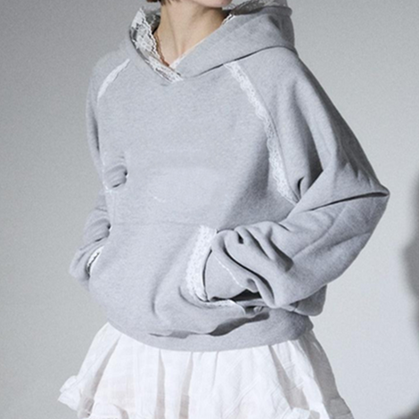Sweet and Gentle Grey Hoodie with Delicate White Lace Panels on Hood Shoulders and Pockets Fashionable Grey Lace Ladies Hoodie - 图片 4