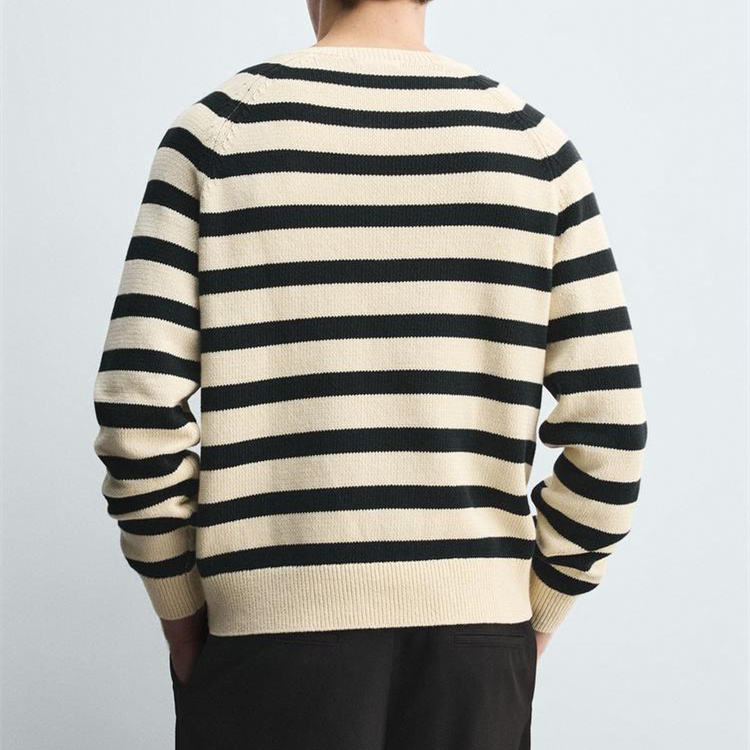 Retro Black and Beige Striped Henley-Collar Button-Detailed Knitted Sweater With Ribbed Cuffs Hem and Relaxed Fit for Daily - 图片 4