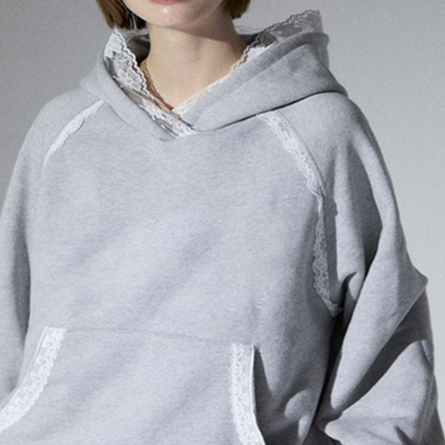 Sweet and Gentle Grey Hoodie with Delicate White Lace Panels on Hood Shoulders and Pockets Fashionable Grey Lace Ladies Hoodie - 图片 3